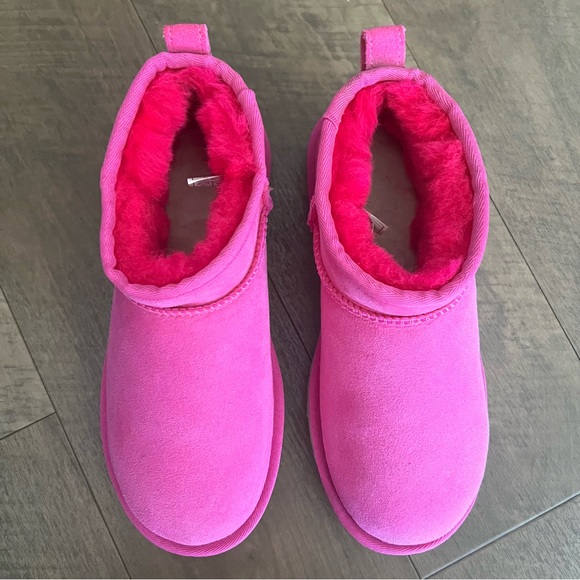 UGG Classic Ultra Mini In Rock Rose - Picture 5 of 10